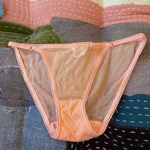 Calvin Klein Medium panties, sheer, mesh/see through in a pretty peachy/coral!